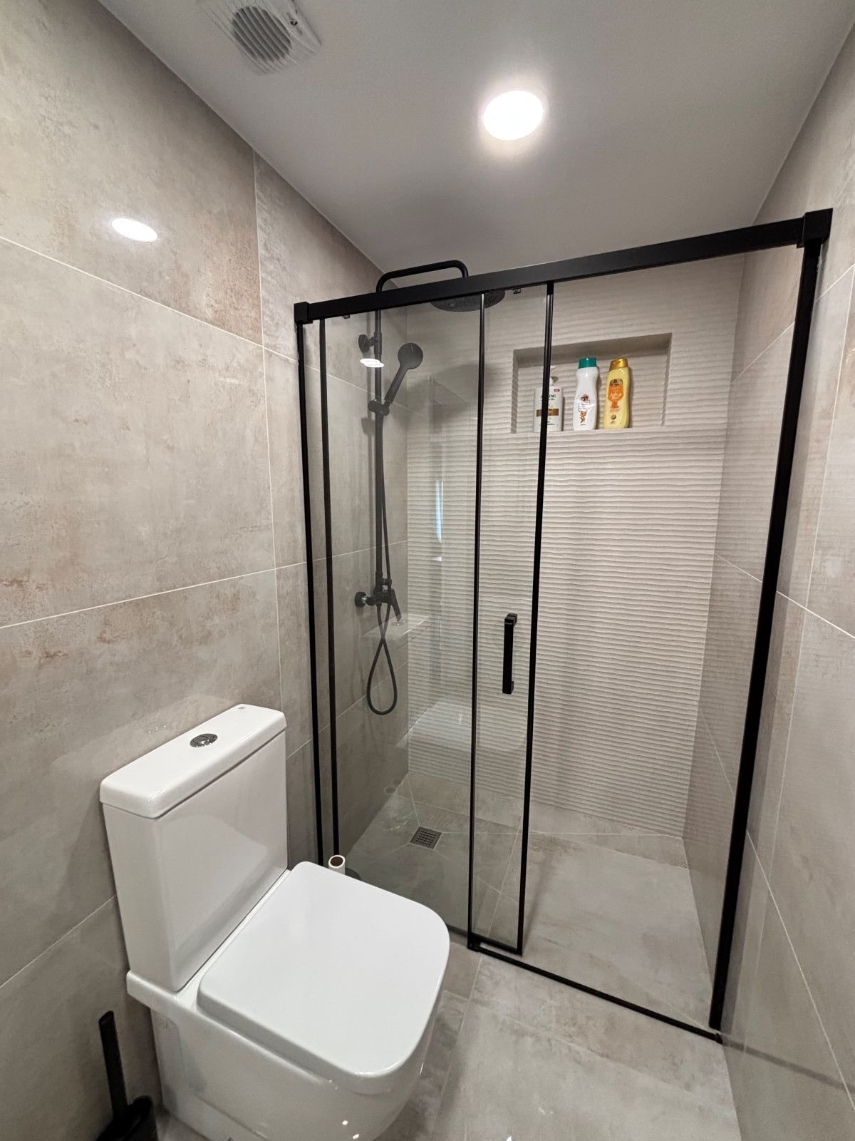 Badrumsrenovering med nytt kakel i Monte Rojo, San Agustín